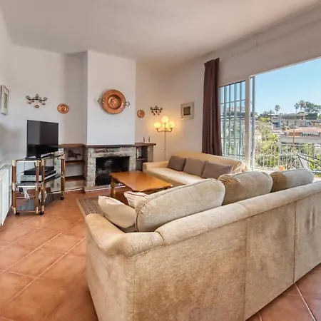 Sleeps 7 Pool Wifi Villa
