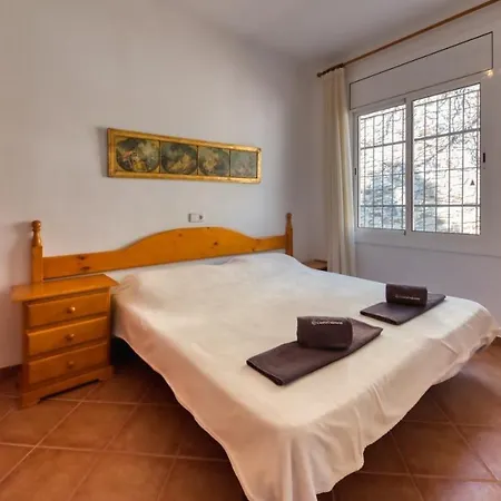 Sleeps 7 Pool Wifi Villa