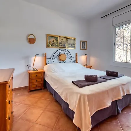 Sleeps 7 Pool Wifi Villa Lloret de Mar