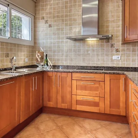 Sleeps 7 Pool Wifi Villa *